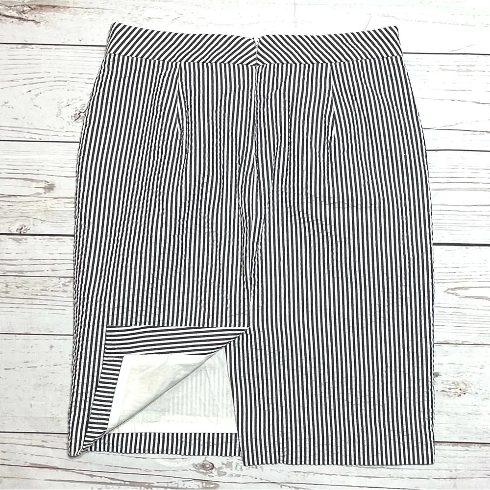 JCREW No. 2 Pencil Skirt in Seersucker Size 4 - Image 9