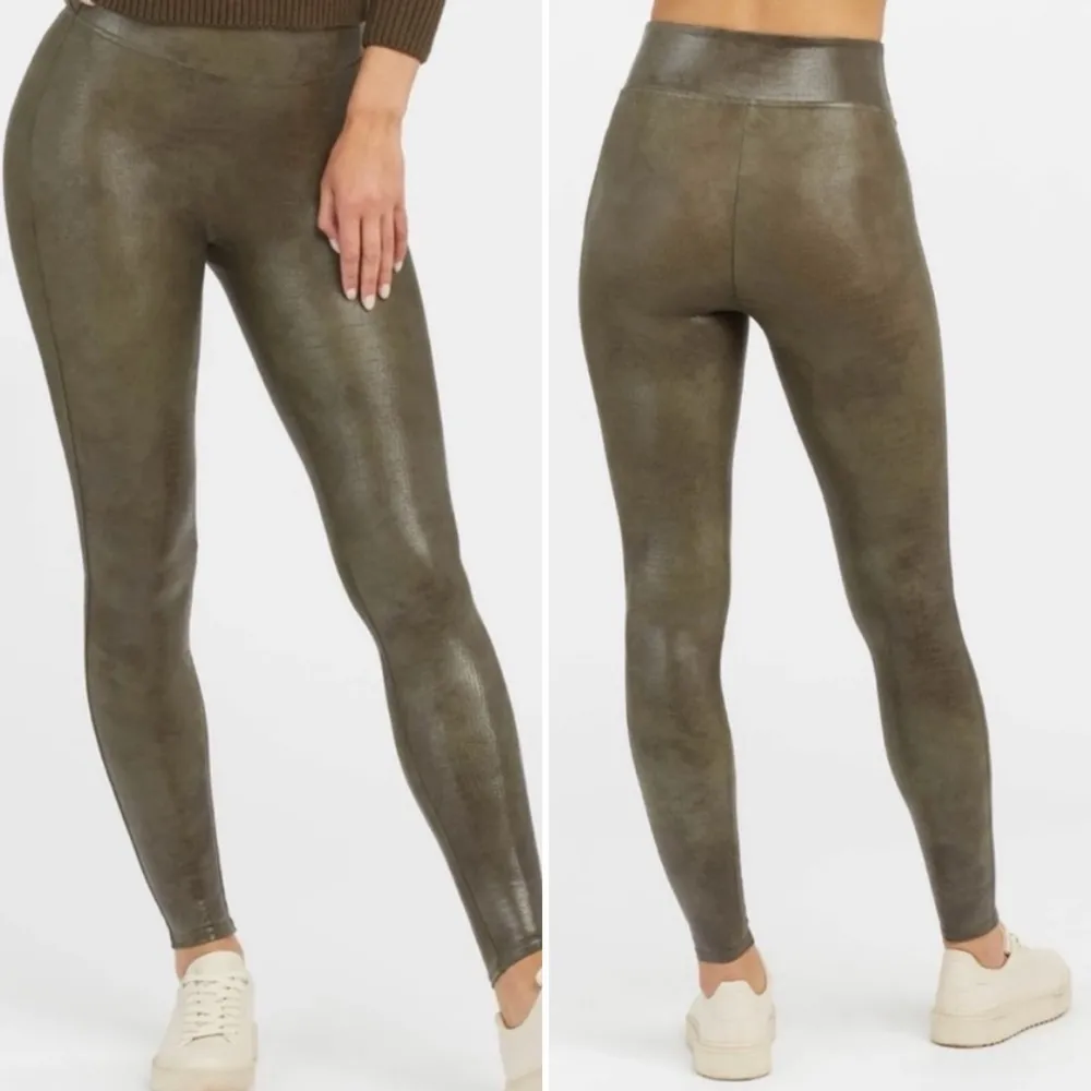 SPANX Faux Leather Croc Shine Leggings - Dark Olive Green - Sz Med 🧡🎀 - Image 3
