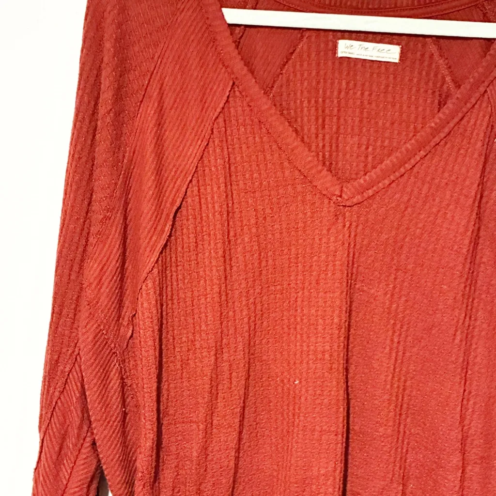 Free People Oversized Thermal V Neck Waffle Knit Sweatshirt Size XS Brick Red - Image 2