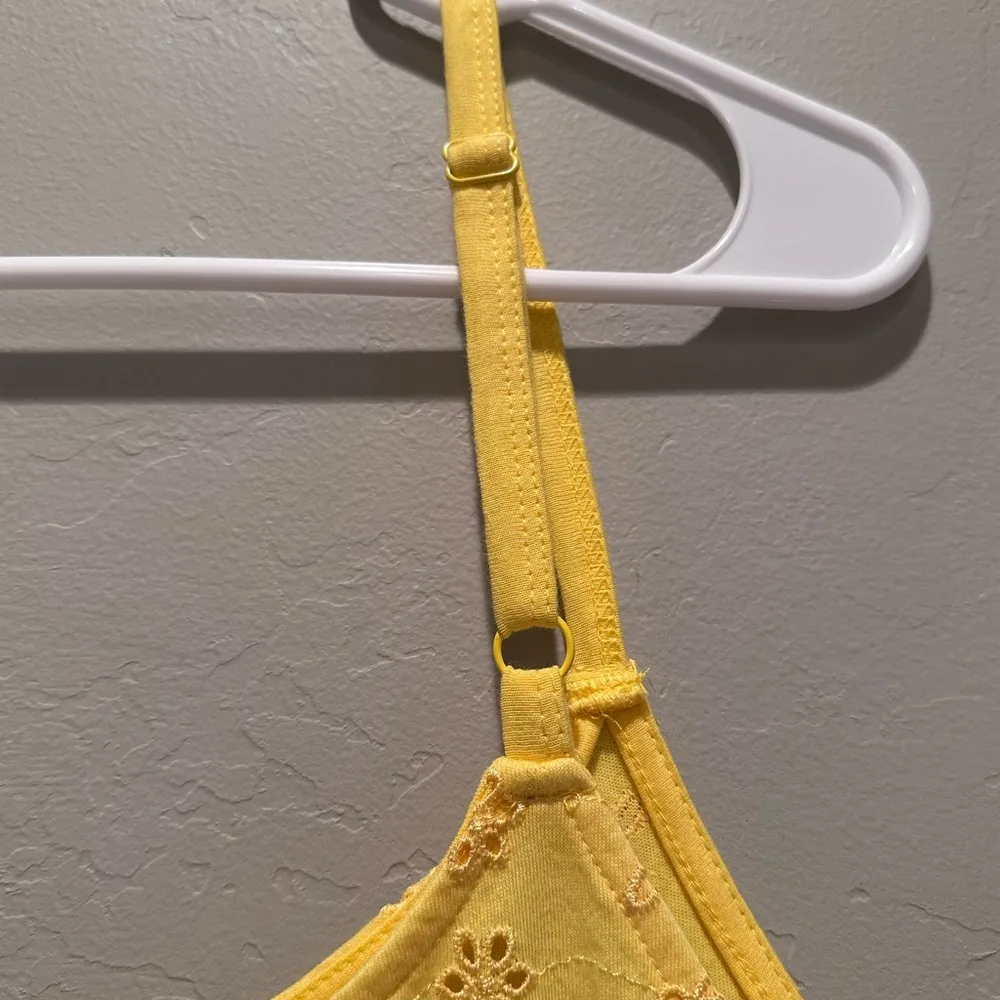 Torrid Butter Yellow Floral Eyelet Cami Tank Top Blouse Size 3X Adjustable‎ - Image 6