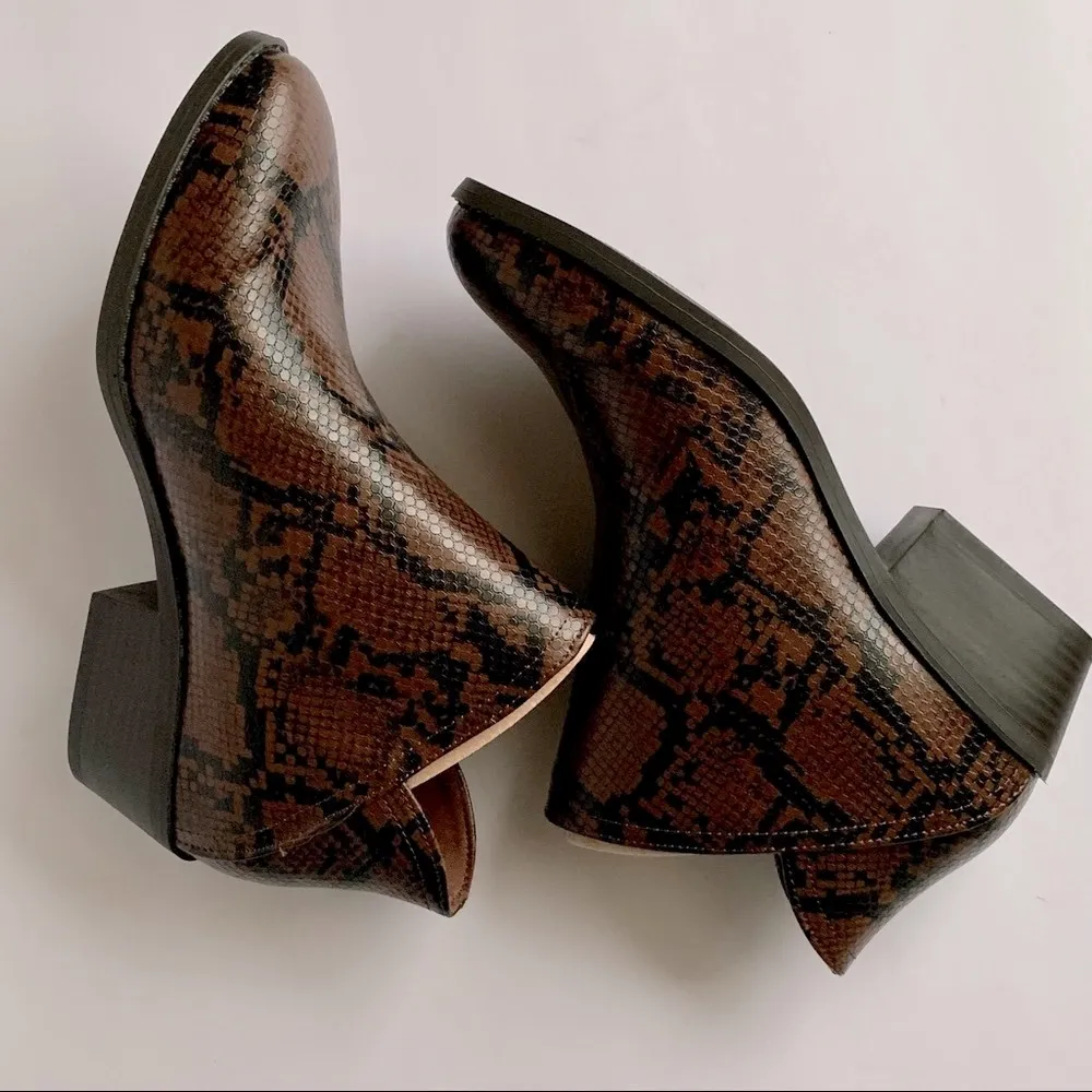 SO  Ankle Boots Brown Size 8 - Image 4