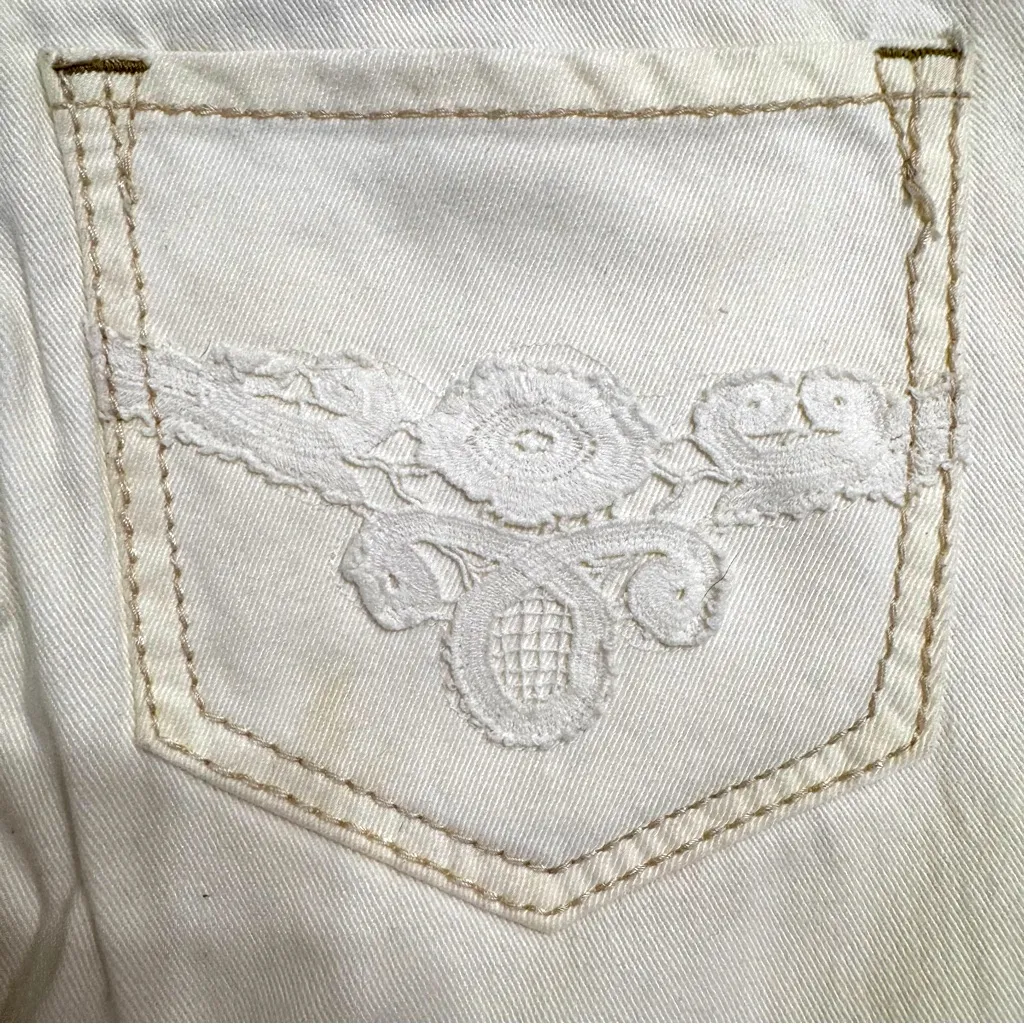 MUDD Cream Distressed Denim Skinny Jeans with Lace Detailed Pockets Low Rise 11 - Image 5