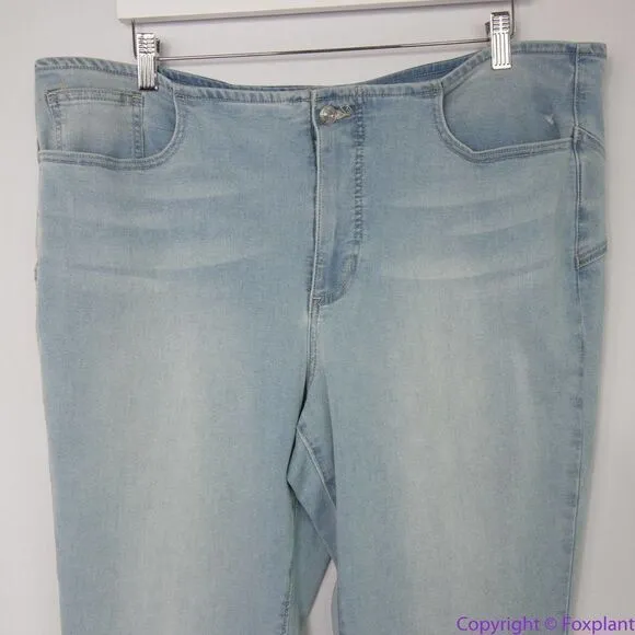 NEW Free People We the Free flare jeans Curvy fit light‎ wash, size 35 - Image 3