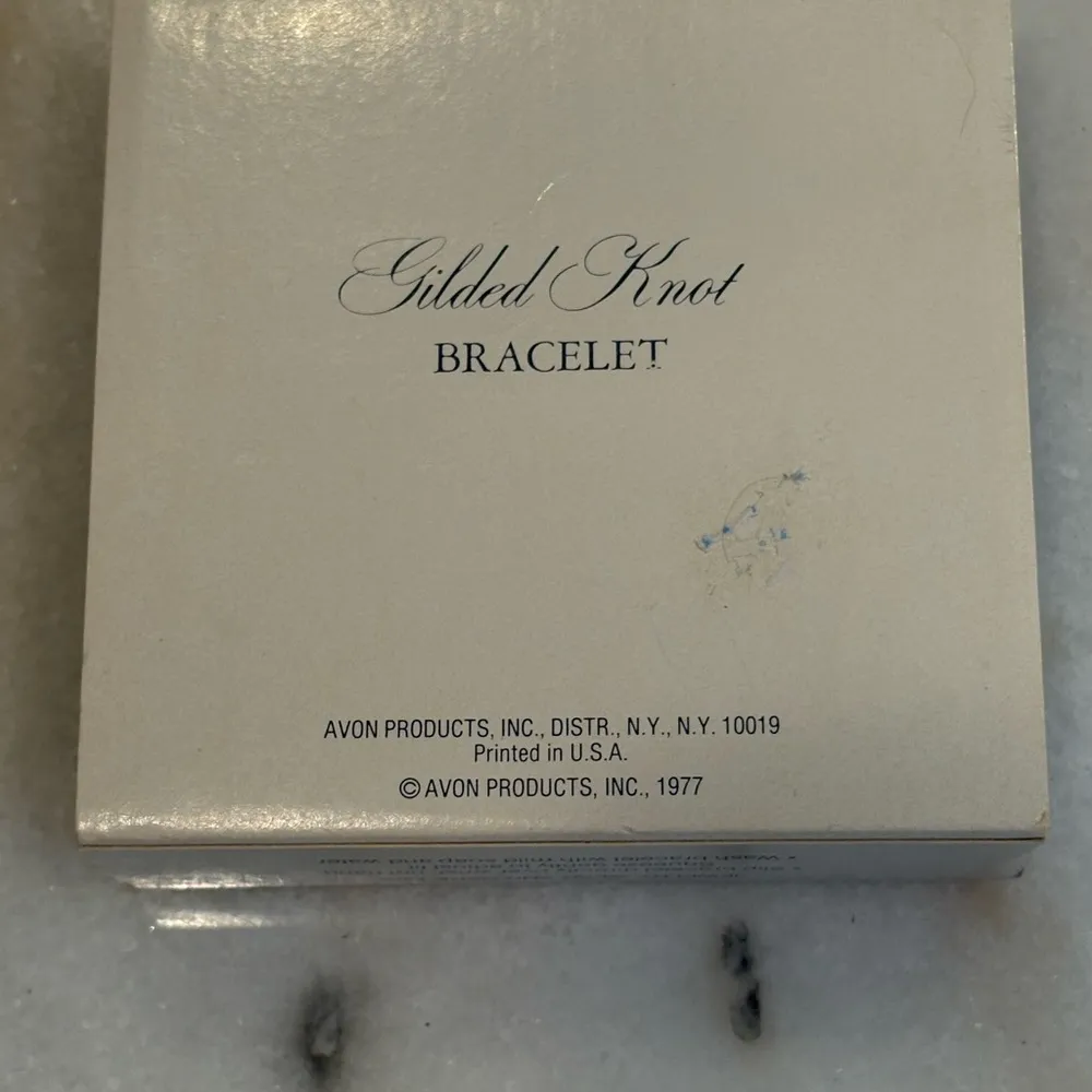 Avon Gilded Knot Gold Tone Cuff Bracelet NIB 1977 Vintage - Image 4