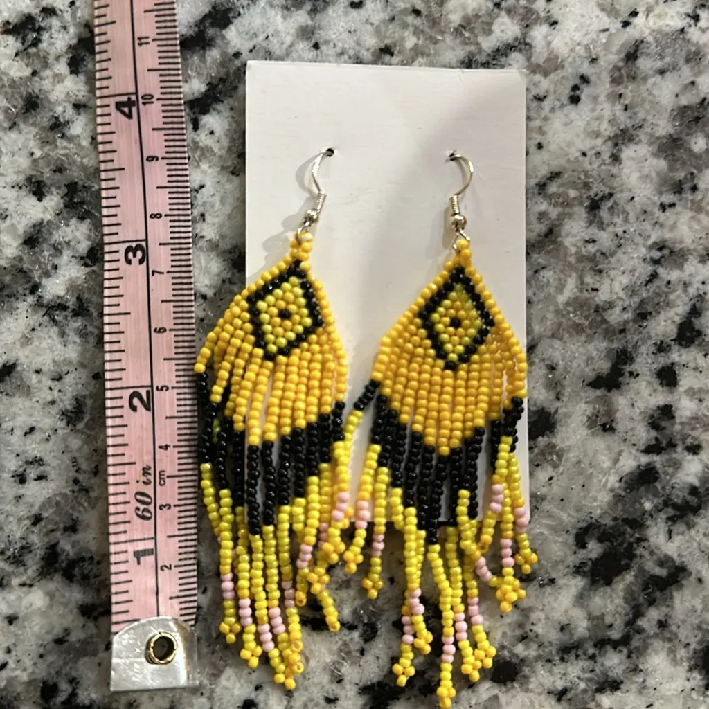 New without tags beaded earrings. Around 3.5 in long - Image 2