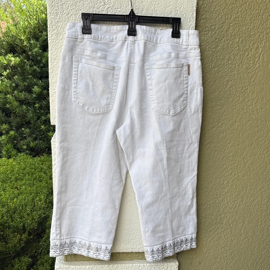 Coldwater Creek white cropped capri embroidered hem natural fit jeans - Image 5