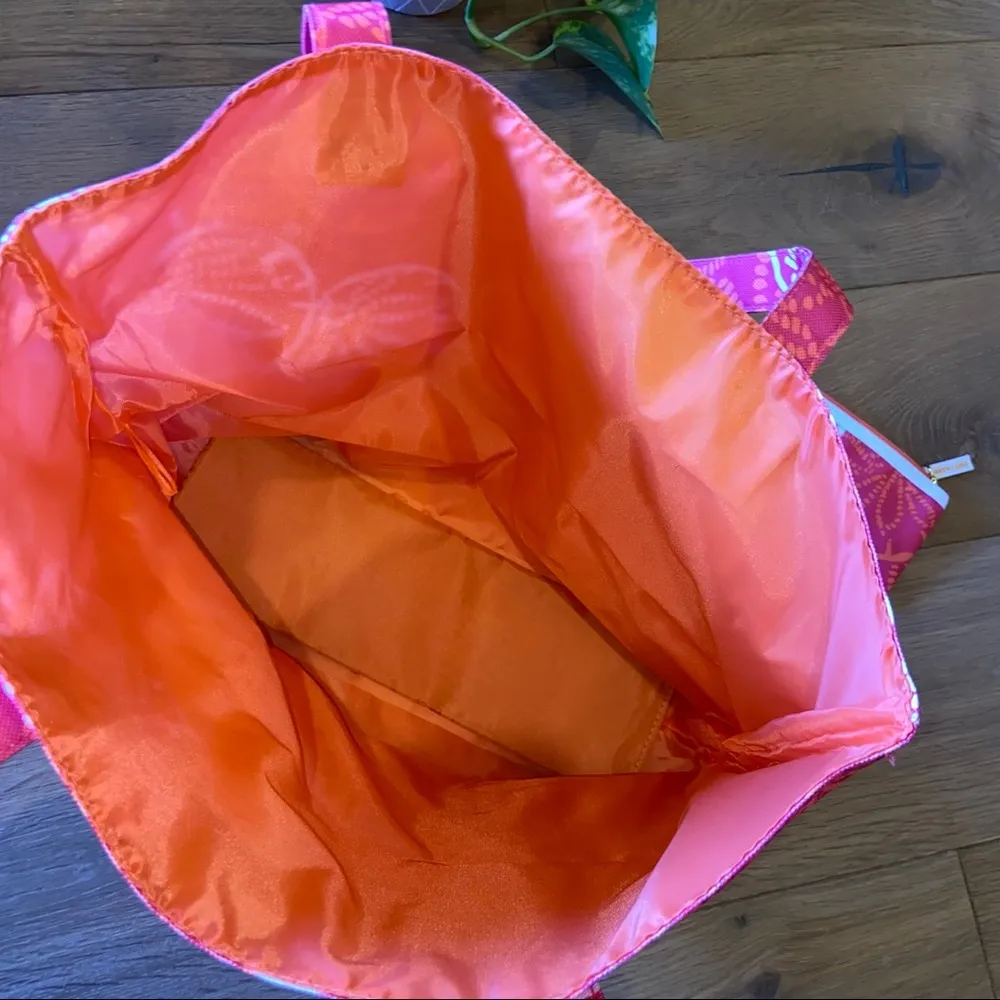 Lilly Pulitzer Sand Dollar Beach Bag set - Image 4