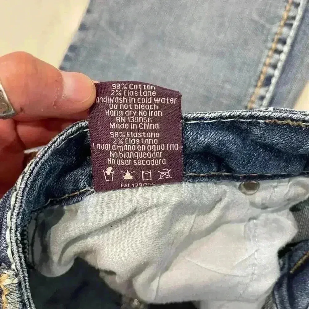 Charme Aztec Embroiderey Mid Rise Bootcut Denim Jeans Women’s 30 Light Blue Wash - Image 9