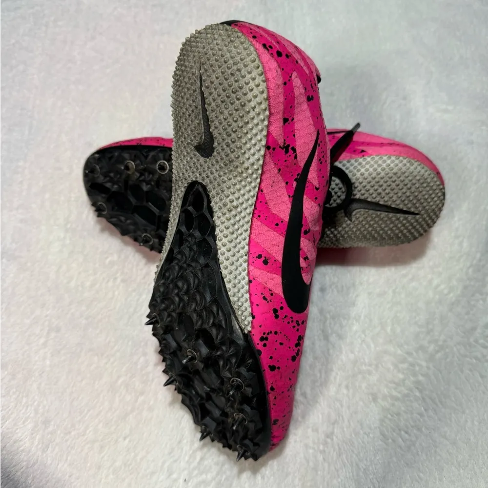Nike Pink and Black Athletic Shoes with Speckled Design - Image 7