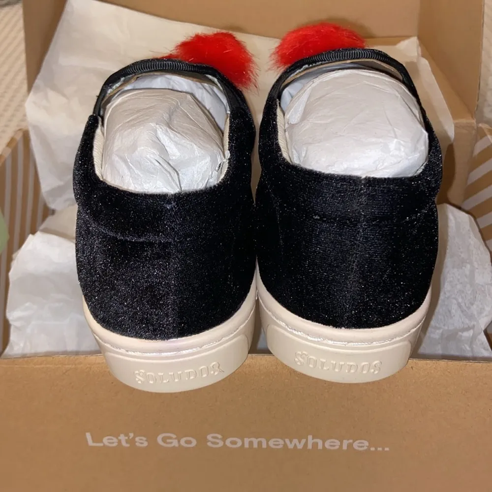 NEW! SOLUDOS Size 5 BLACK Velvet Show Pony Sneakers Shoes - Image 9