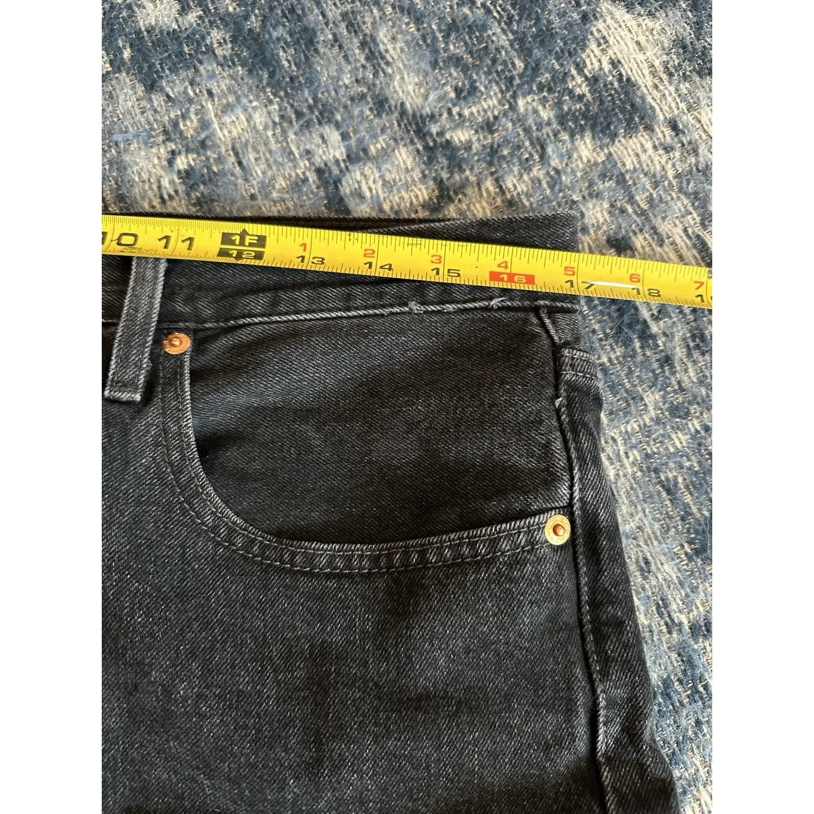 Levi's 501 Jean Shorts Women’s Size 30 Black Cut Off Button Fly Raw Hem 6”inseam - Image 8