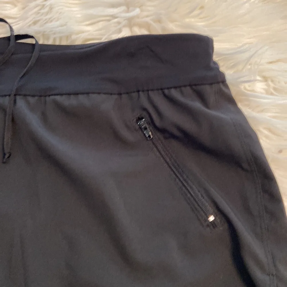 Beach House Swimming Shorts size 14 inseam 2” two front pockets with zipper Black - Image 8