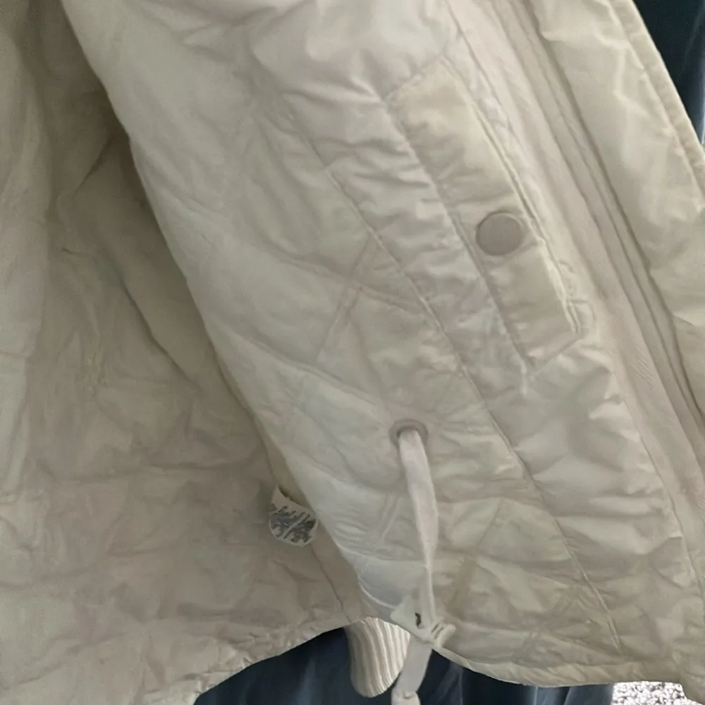 American Eagle Outfittters: Ivory Wind resistant belted Jacket- lightweight- XS - Image 10