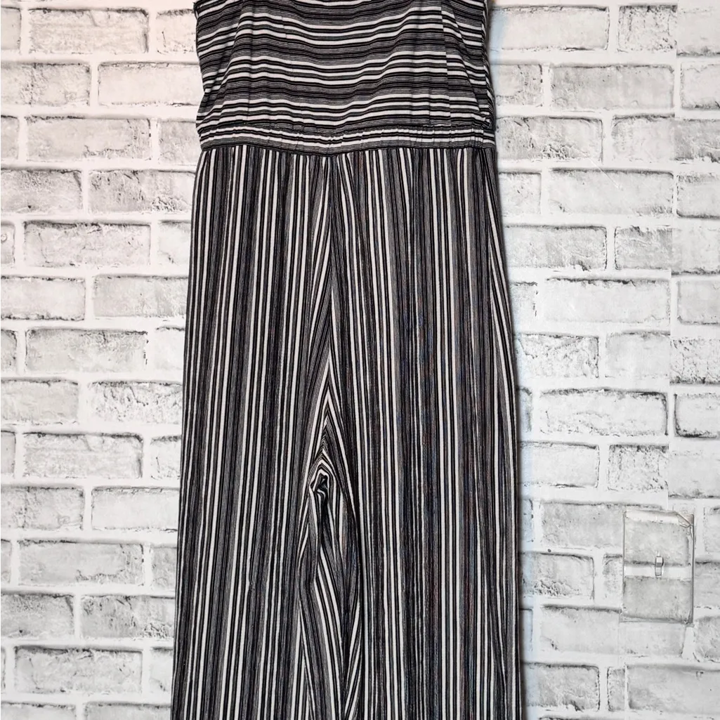 Black and White Pleated Midi romper with‎ Spaghetti Straps - Image 6