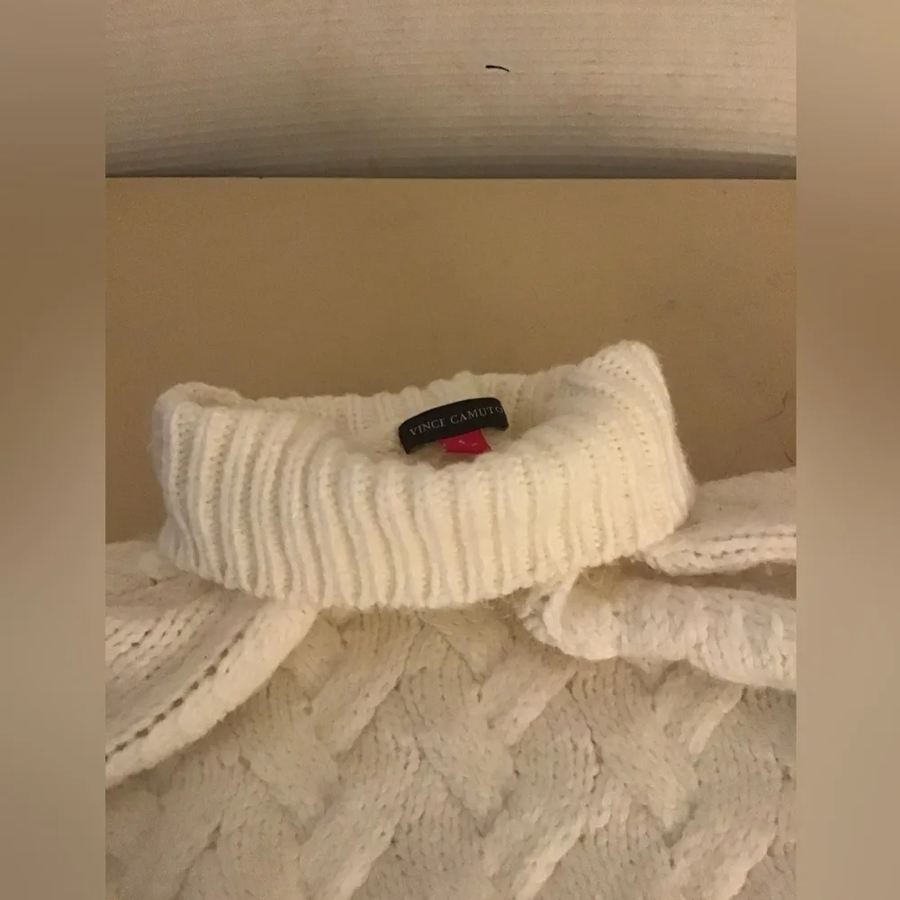 Vince Camuto women white Turkle neck long sleeve sweater size small Not fitted - Image 8