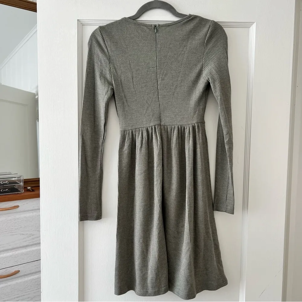 ⭐️ SHEIN khaki green Crewneck long sleeve waffle knit knee length dress xsmall - Image 5
