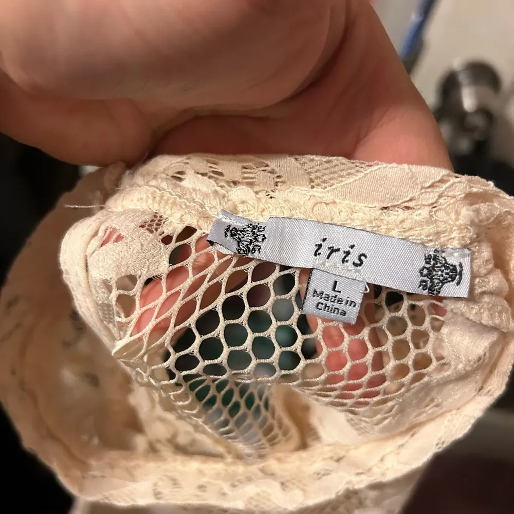 IRIS IVORY FLORAL LACE TOP - Image 3