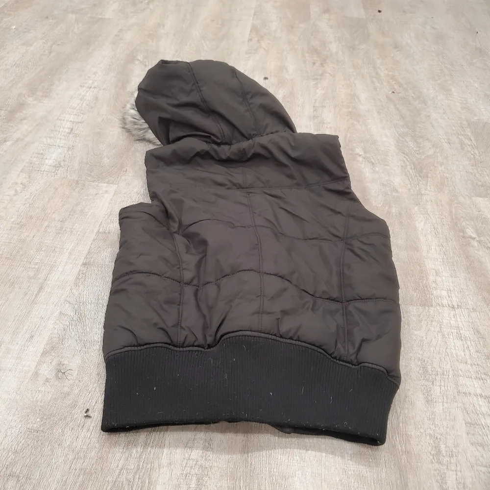 Calvin Klein Jeans Black Sleeveless Puffer Jacket Size Medium - Image 2