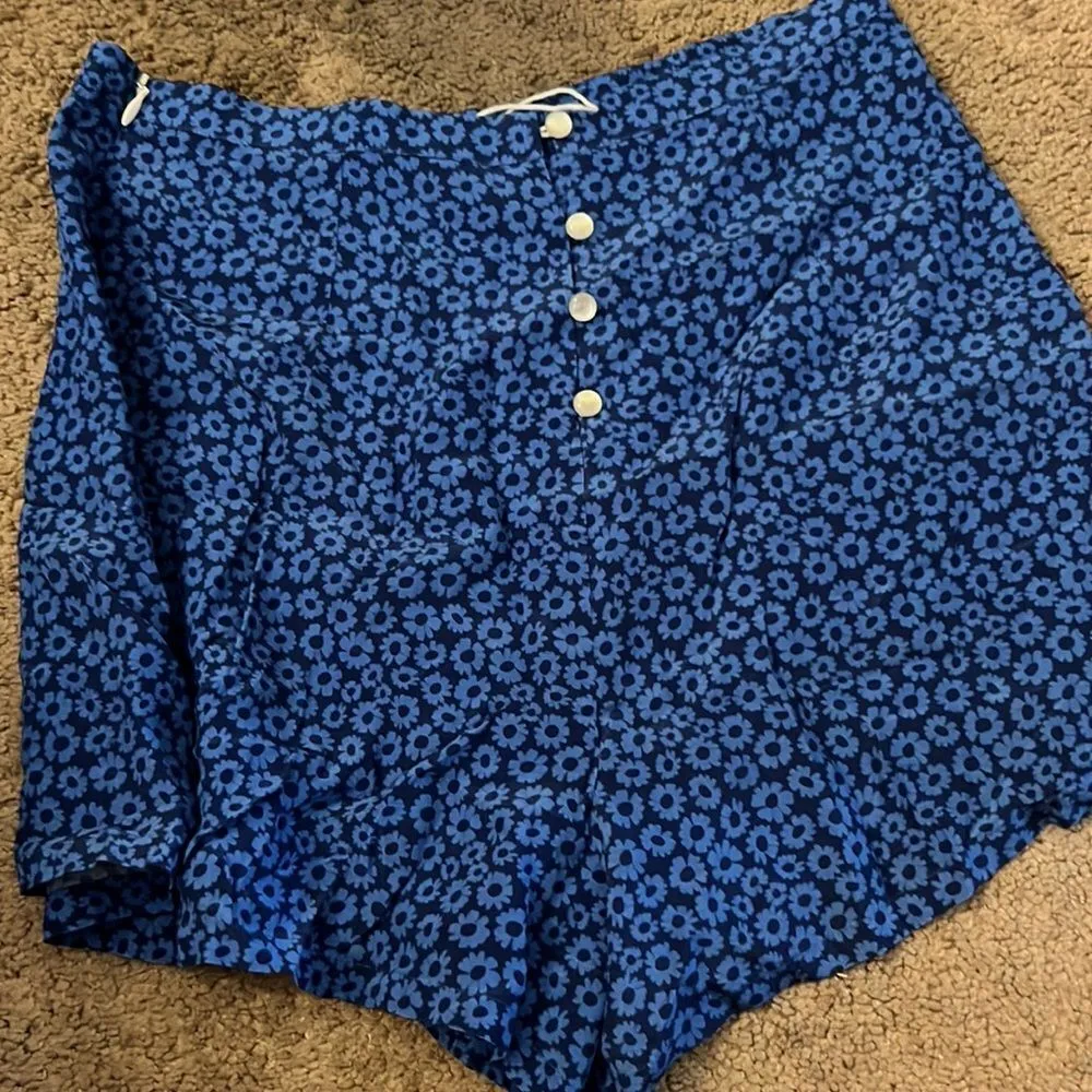Privacy please blue floral shorts - Image 5