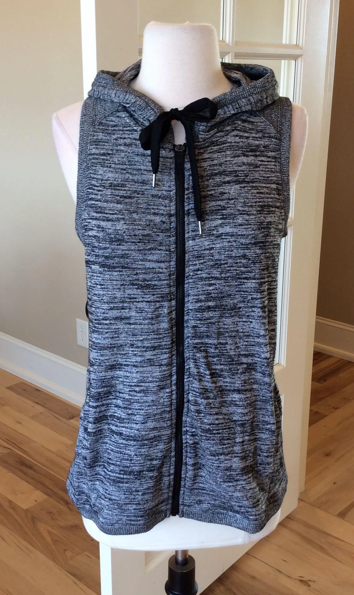 Performance Vest Hoodie Jacket Small New - Image 3