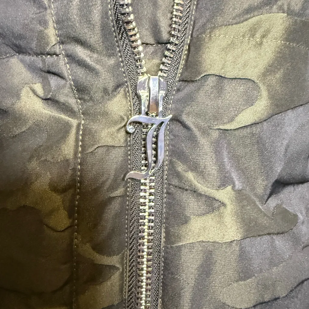 Juicy Couture Women's Green Camouflage Puffer Jacket - Image 5