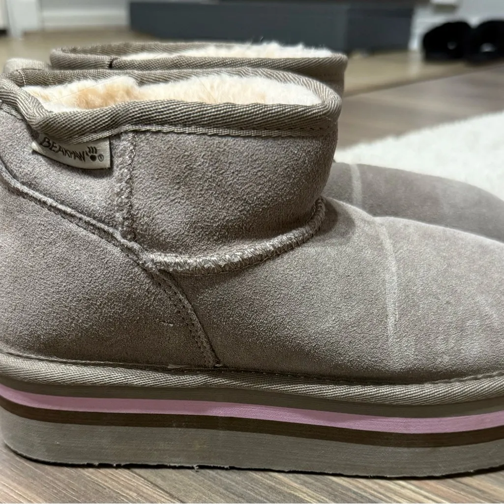 BEARPAW  Retro Shorty Stone
Women's boots - Image 3