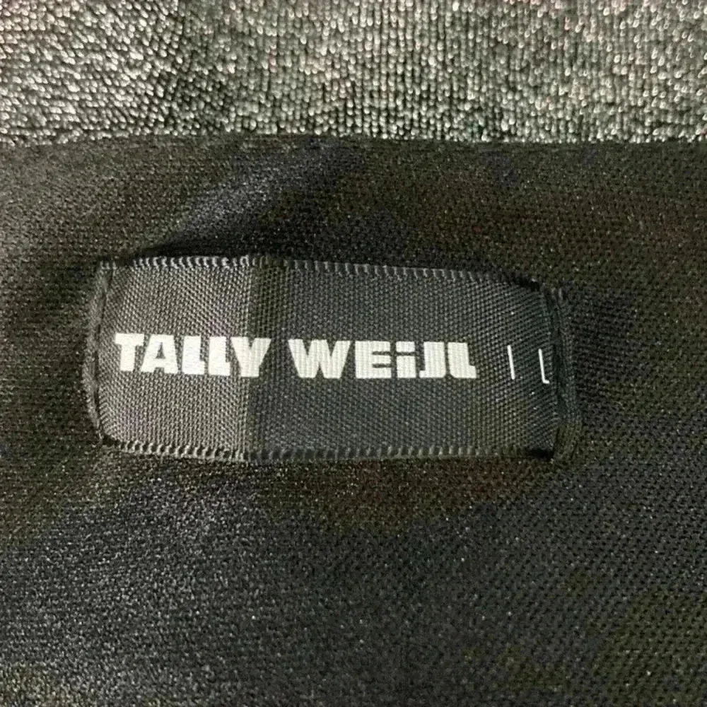 ⭐️ Tally weijl sparkly crop top in size large - Image 3