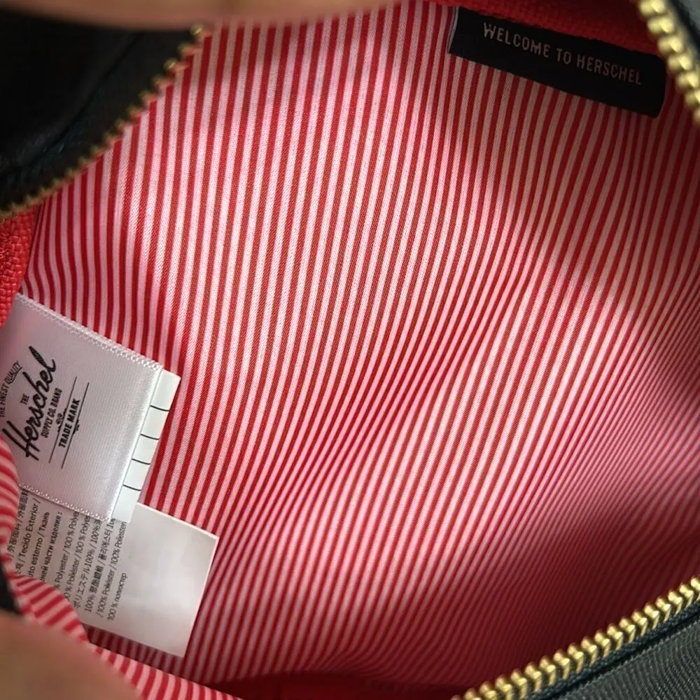 Herschel Supply Co Black Fanny Pack.NWT - Image 7