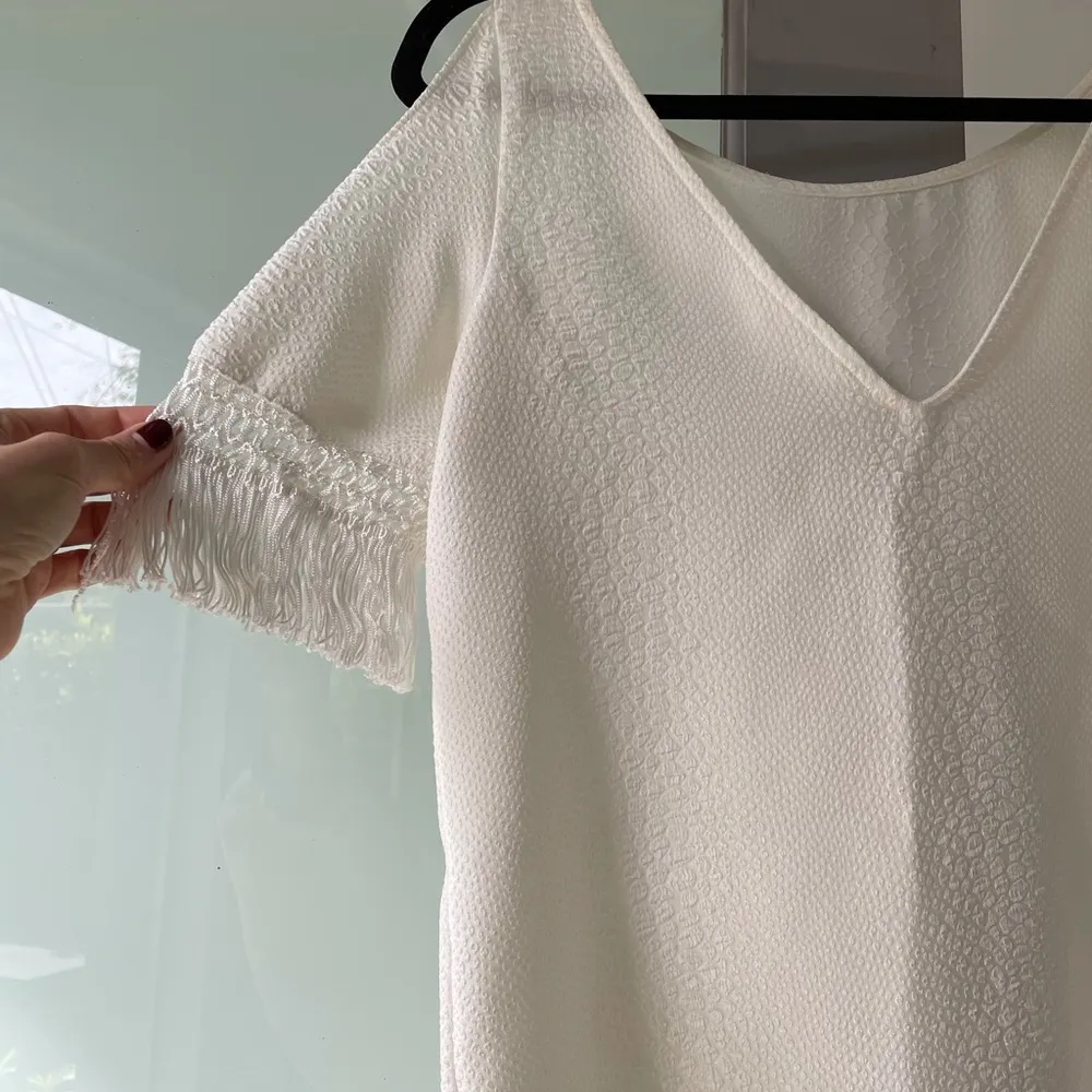 Copper and Ella cold shoulder white blouse - Image 3