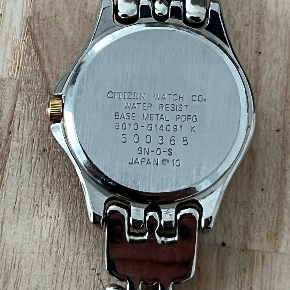 Citizen Ladies Watch Vintage Two Tone Bracelet New Crystal Blue Round Dial Date - Image 7