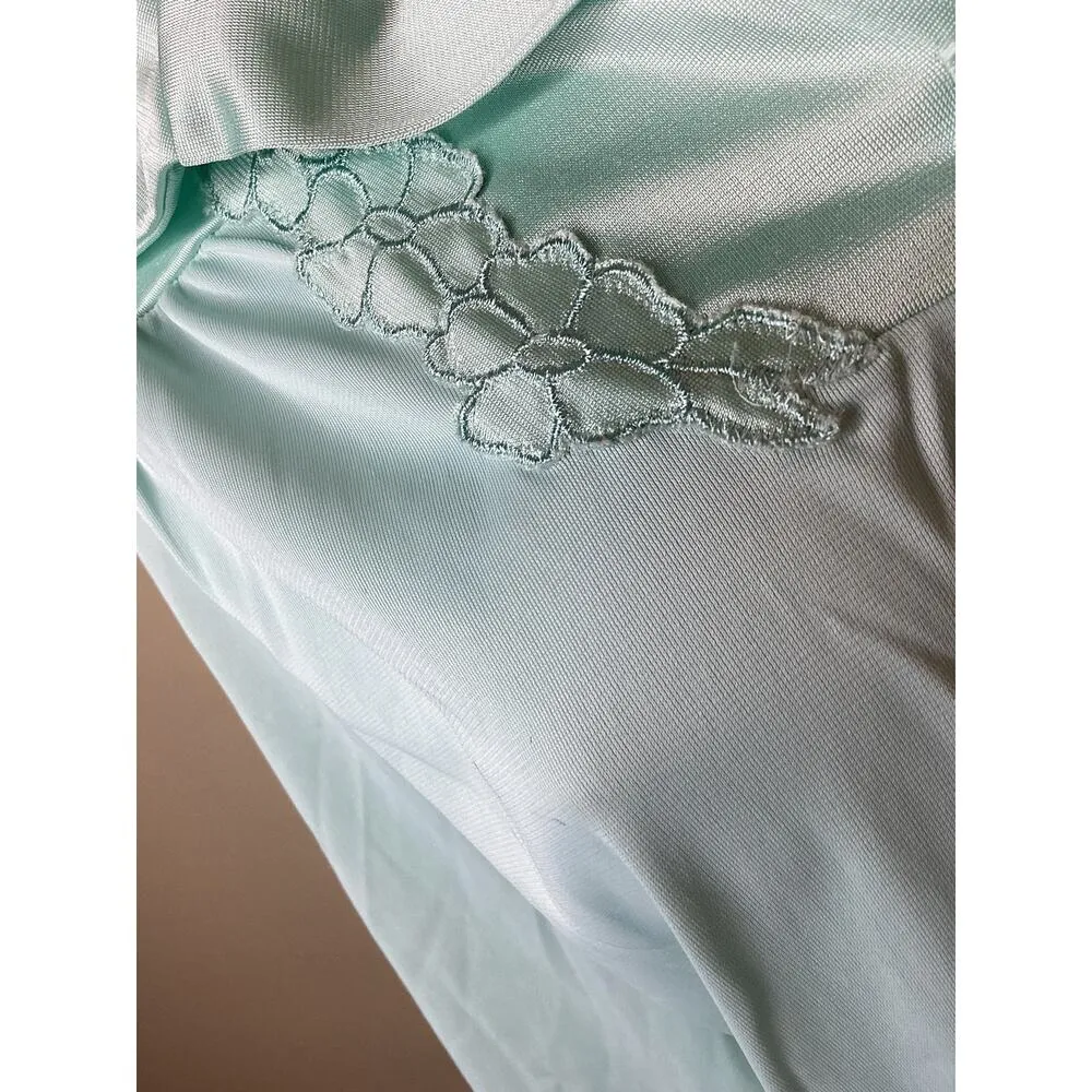 Vanity Fair Vtg L/S Nightgown Medium  Blue EUC Button Down Modest,Sleepwear - Image 4