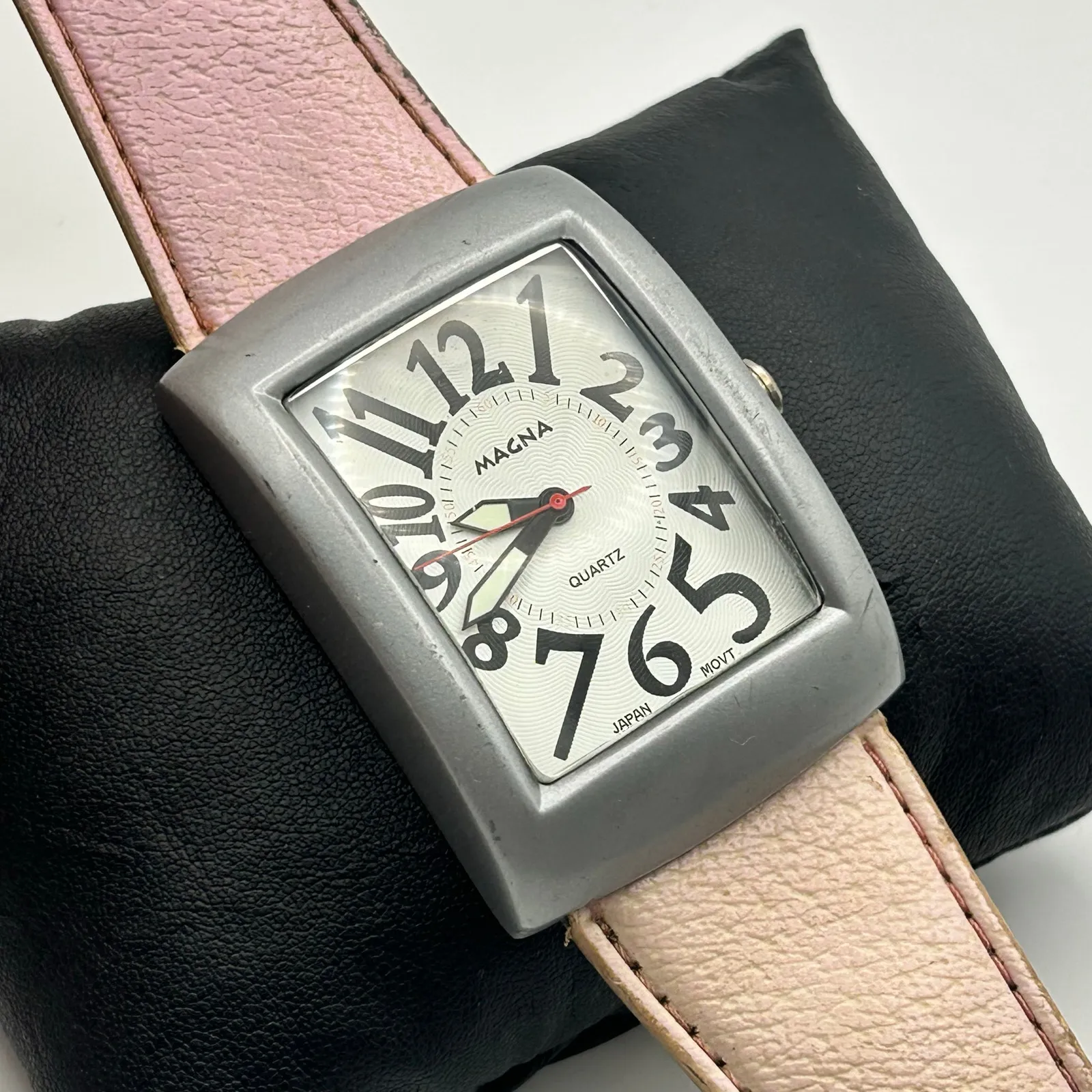 Magna Pink Leather Stainless Steel Women’s Fashion Watch - Image 3