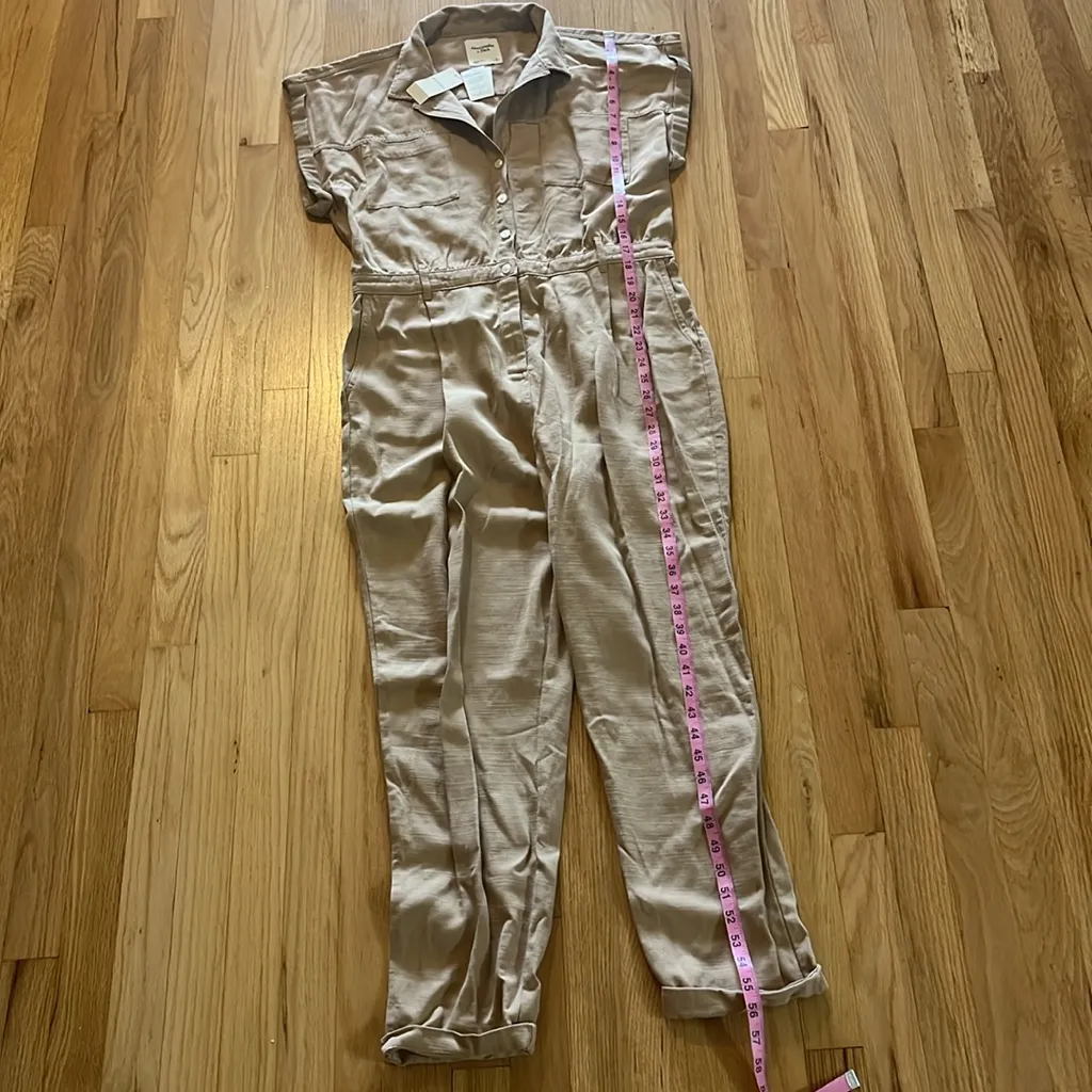 NWT Abercrombie & Fitch Tank Khaki Short Sleeve Jumpsuit Sz L - Image 4