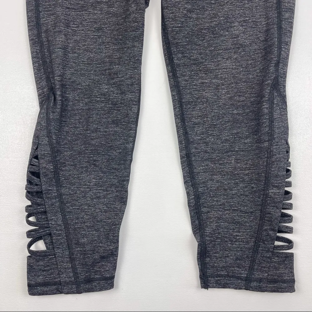 Athleta Women’s Quest Chaturanga Criss Cross Crop Leggings Size S - Image 6