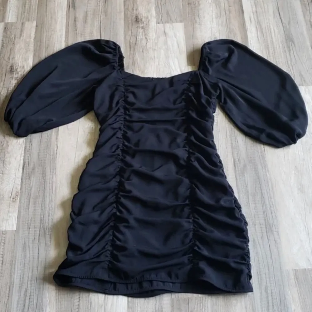 Abercrombie Black Ruched Dress NWT - Image 2