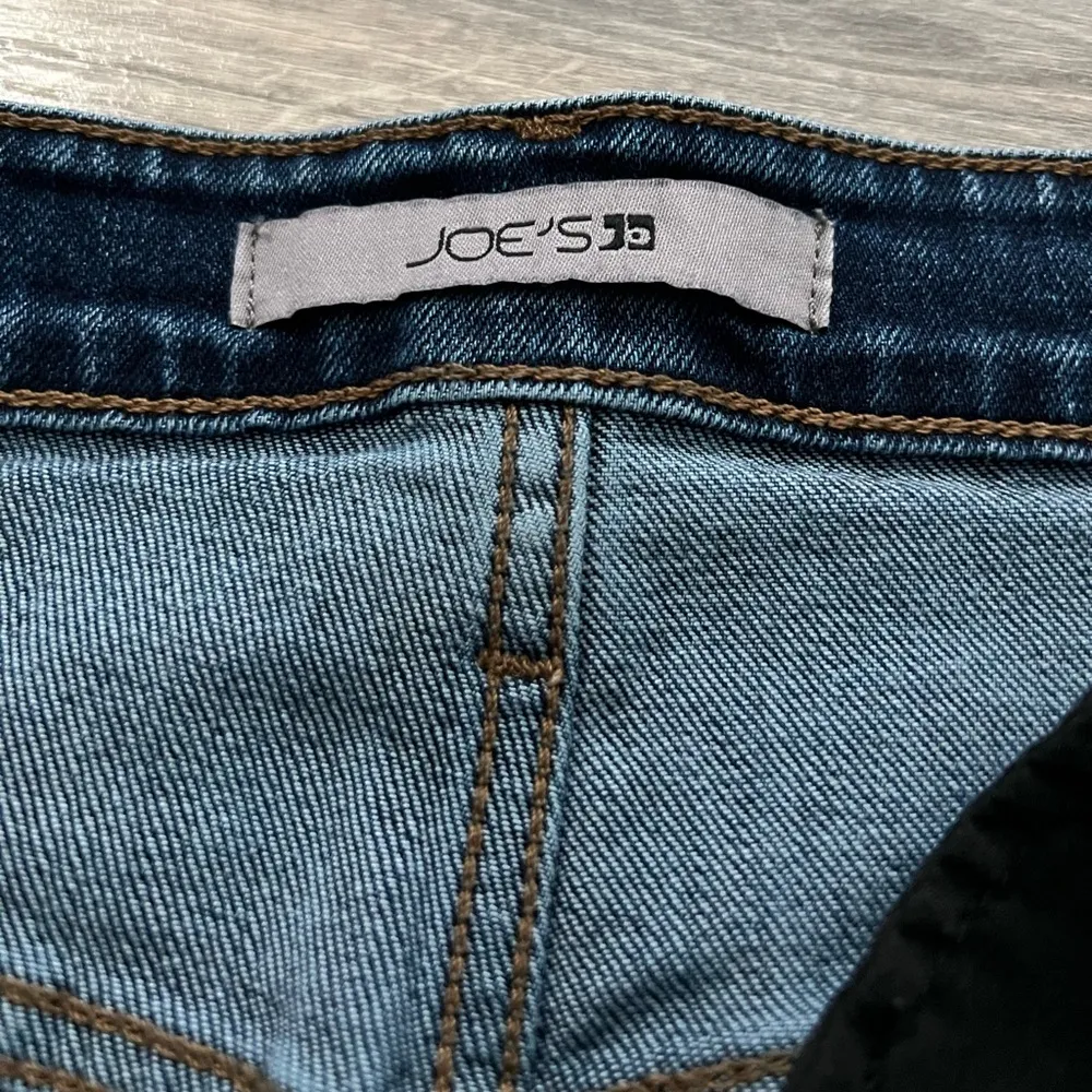 Joe’s Jeans Niki Distressed Boyfriend Jeans in Inglewood Wash | 28 - Image 8