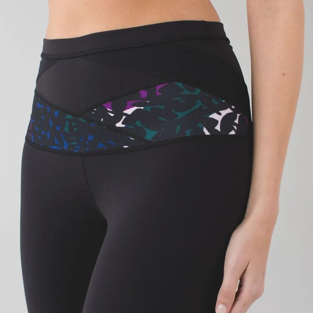 Lululemon Wunder Under Crop in Black Shadow Wrap Multi Tender Violet - Image 3