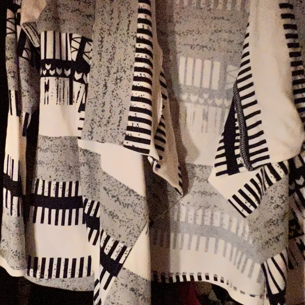 Black and white striped Shein sweater. Size small. Never been worn. - Image 2