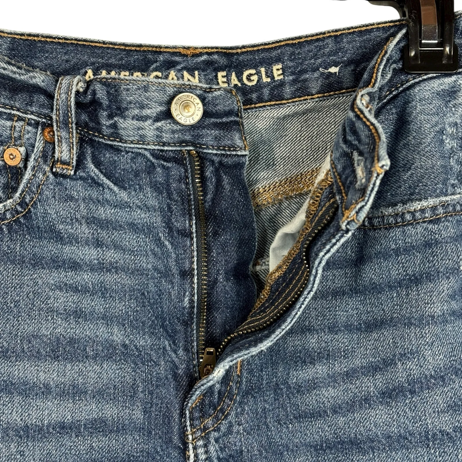 American Eagle SZ 2 90s Boyfriend Jean Shorts Distressed Frayed Hi-Rise Zip-Fly - Image 4