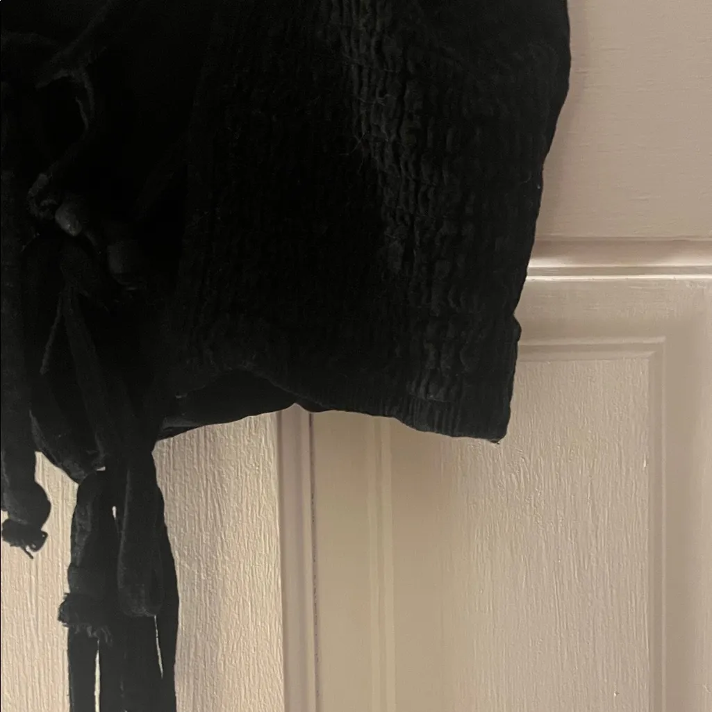 Kendall & Kylie Black Crop Top - Image 6