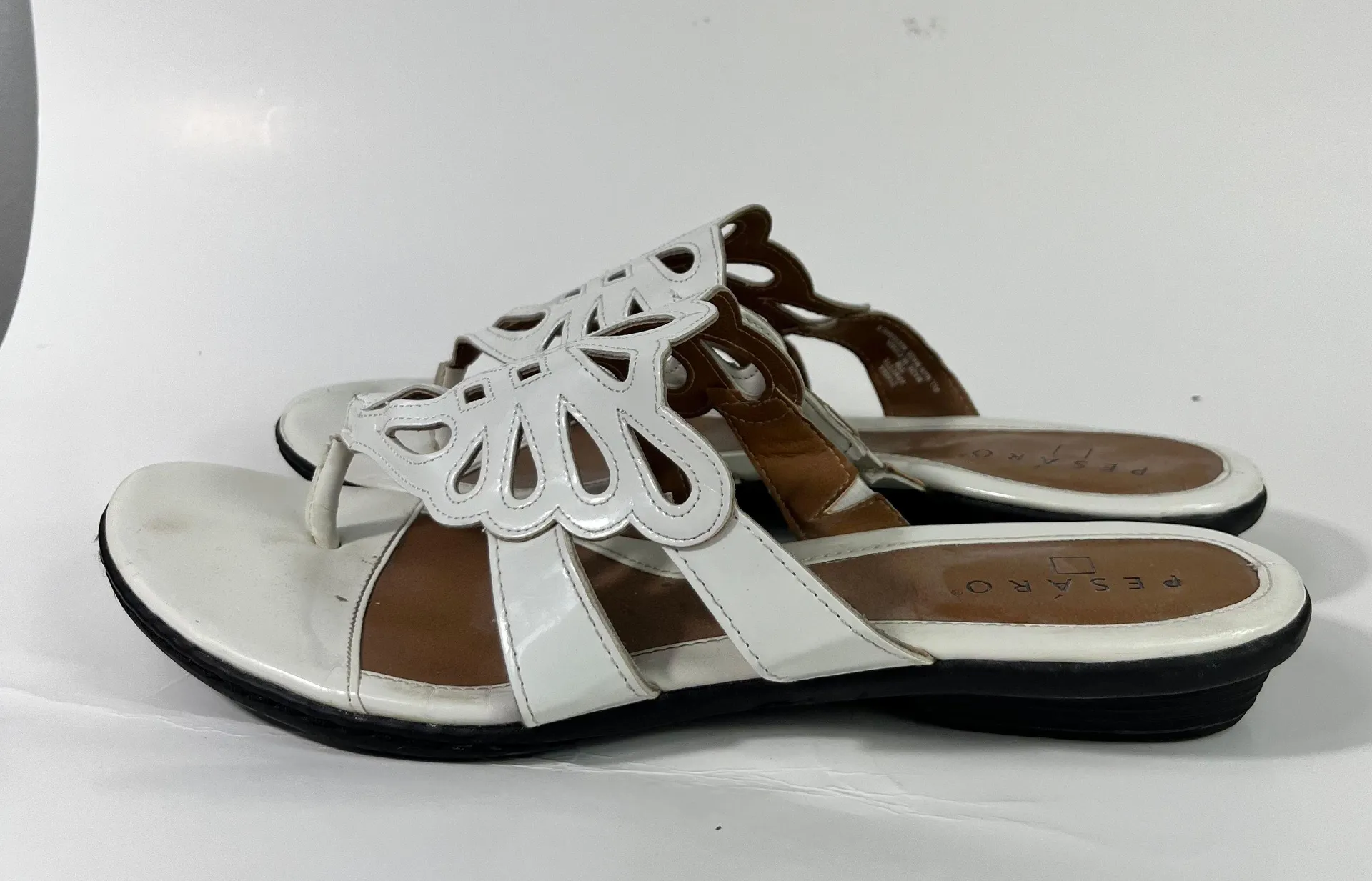 Pesaro Arnette White Faux Patent Leather Slip On Thong Sandal Flip Flops 11M Size 11 - Image 4