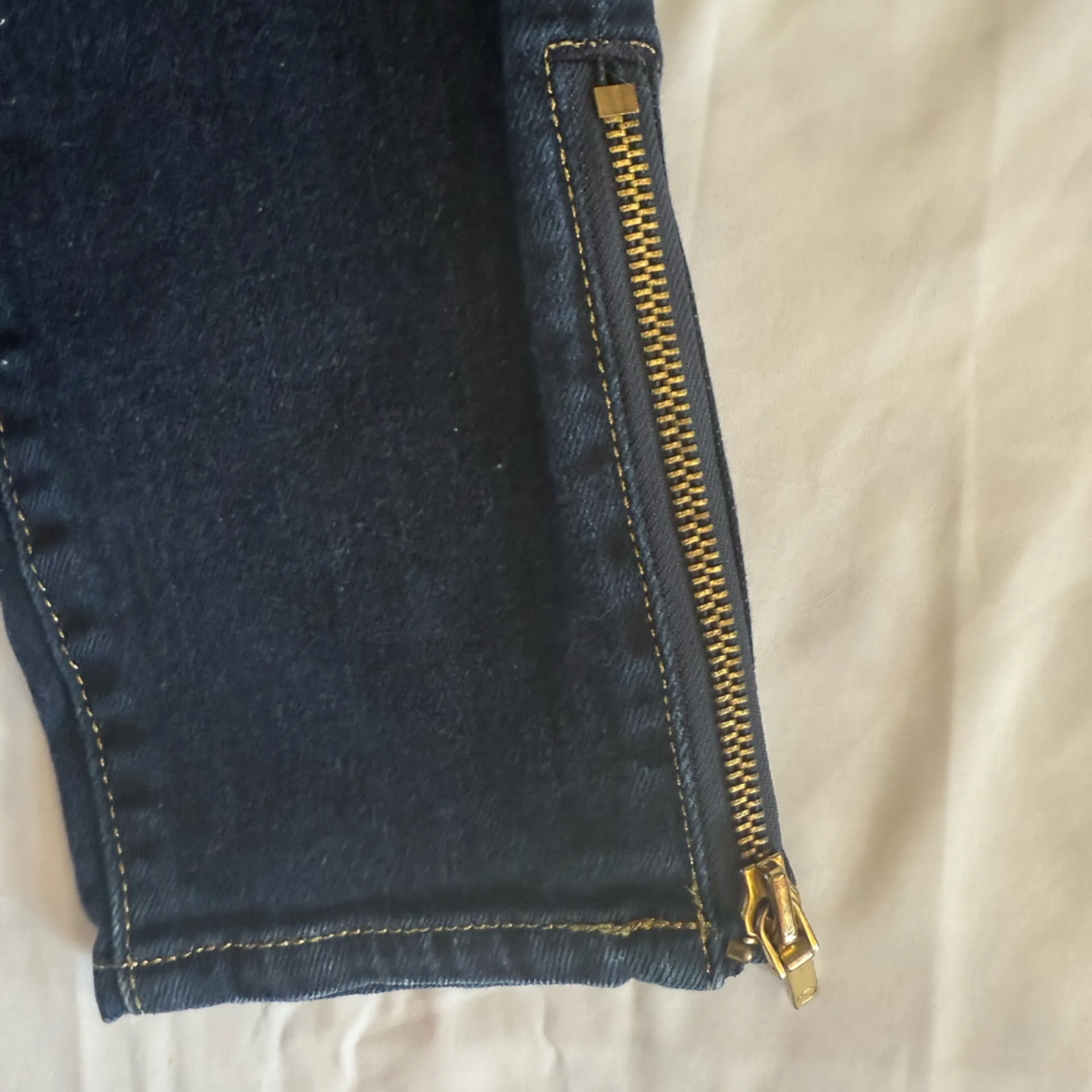 Tory Burch Dark Wash Cropped Slim Skinny Jeans Zip Hem 26 - Image 3
