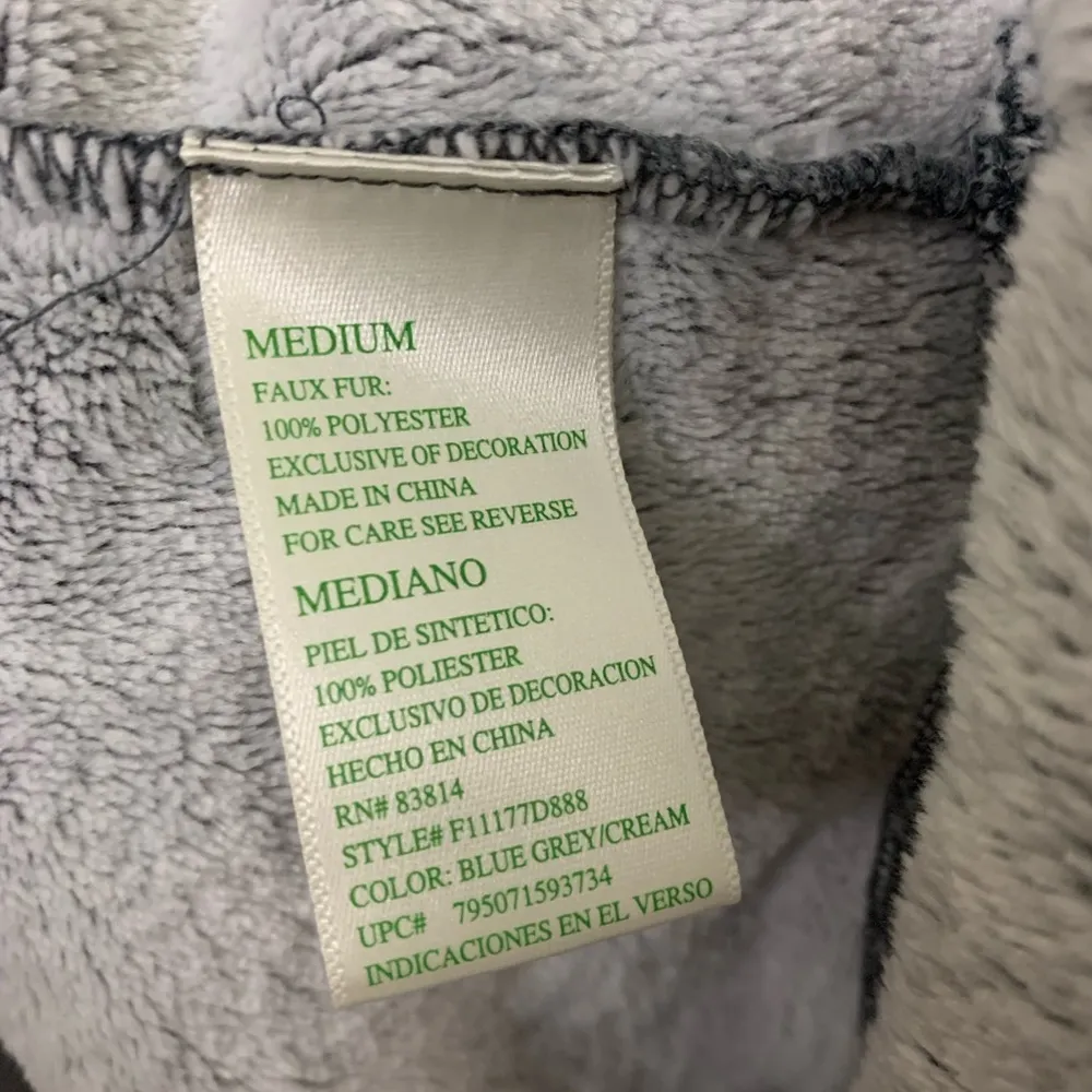 Green Tea Plush Hoodie Blue Cream Size Medium - Image 5