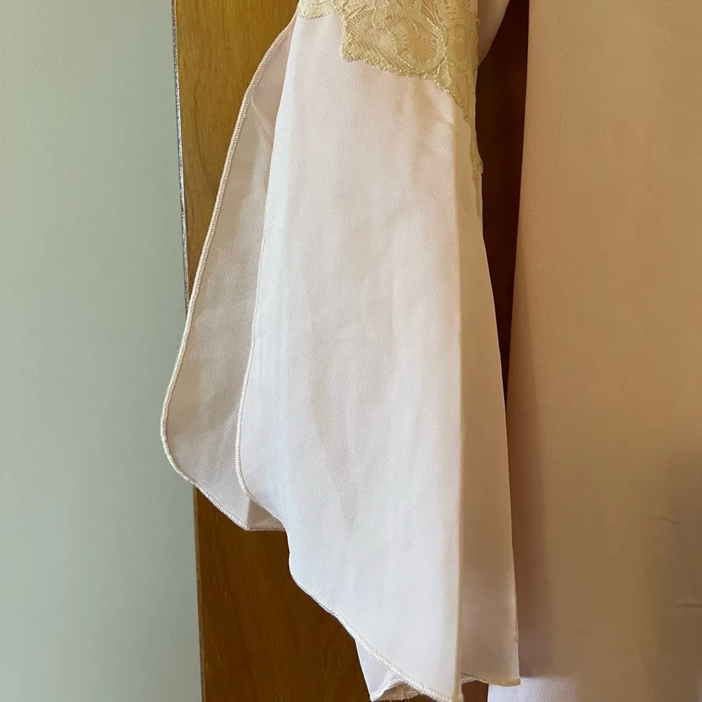 Jones New York Women's Vintage Robe Lace Accents On Sleeve Size Small Medium S/M - Image 3