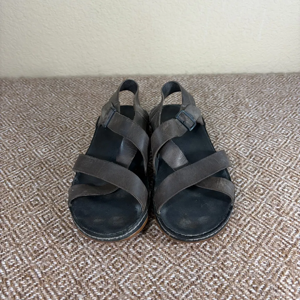 Chaco Wayfarer Tornado Strappy Sandals Gray Leather Womens Sz 8 Casual Outdoor - Image 2