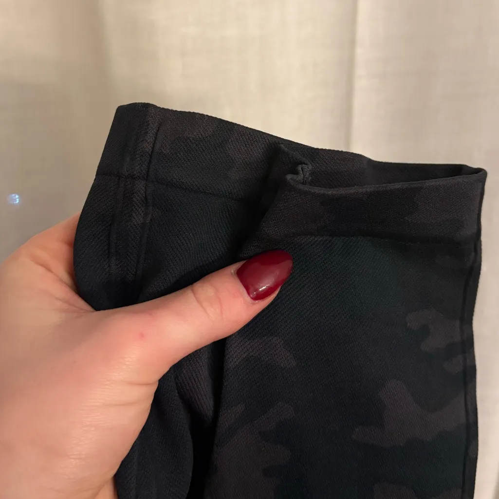 SPANX Look at Me Now Women's Black & Brown Camouflage High Waisted Leggings - Image 6