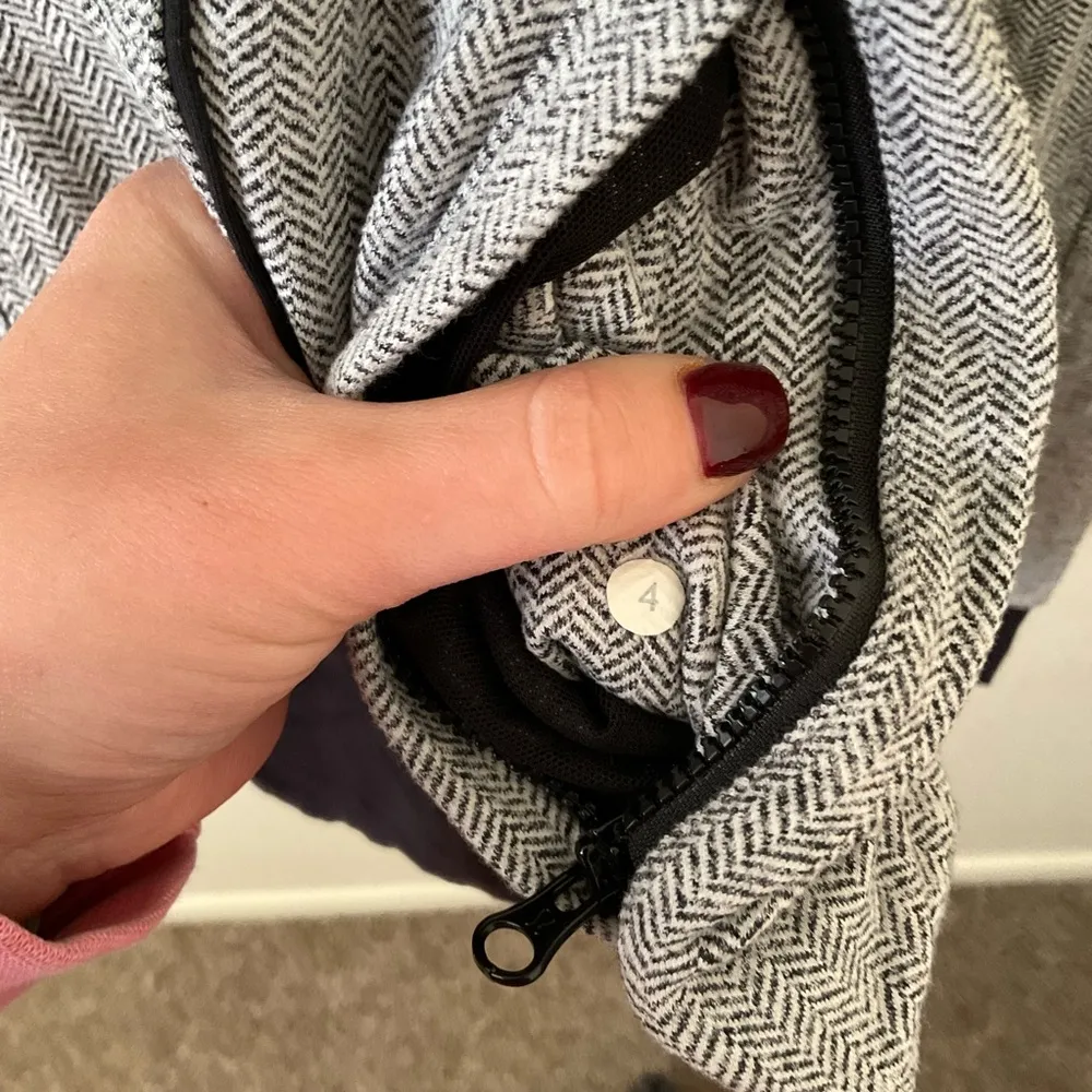 Lululemon Nice Asana Jacket *Herringbone Heathered Black White / Black Size 4 - Image 7