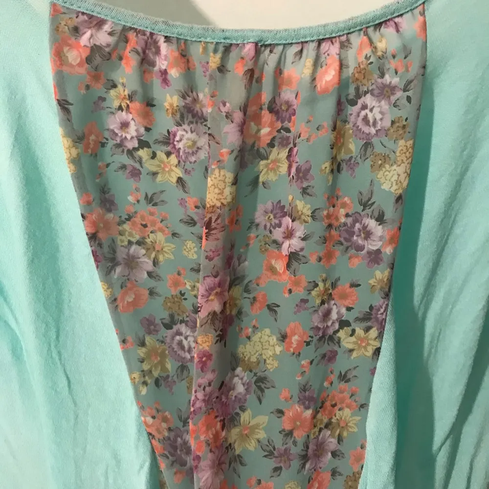 Lovemarks lightweight Mint Green Floral back top M gauzy light sheer spring - Image 2