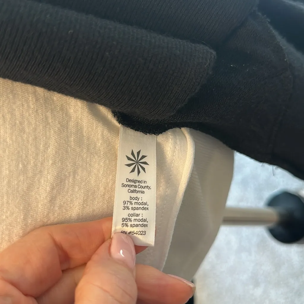 Pranayama Restore Wrap, Black, Small, VGUC - Image 5