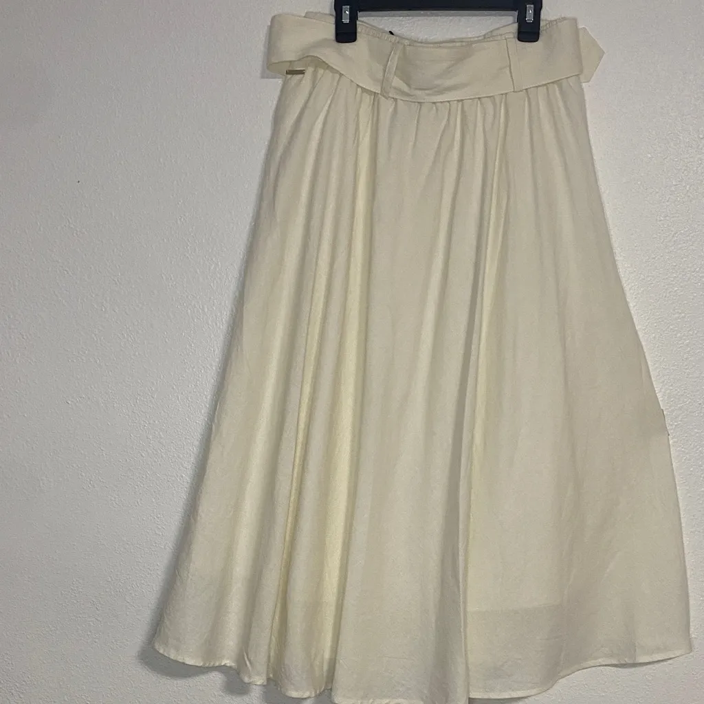 T Tahari Ivory A-Line Skirt with Buckle Detail - Image 5